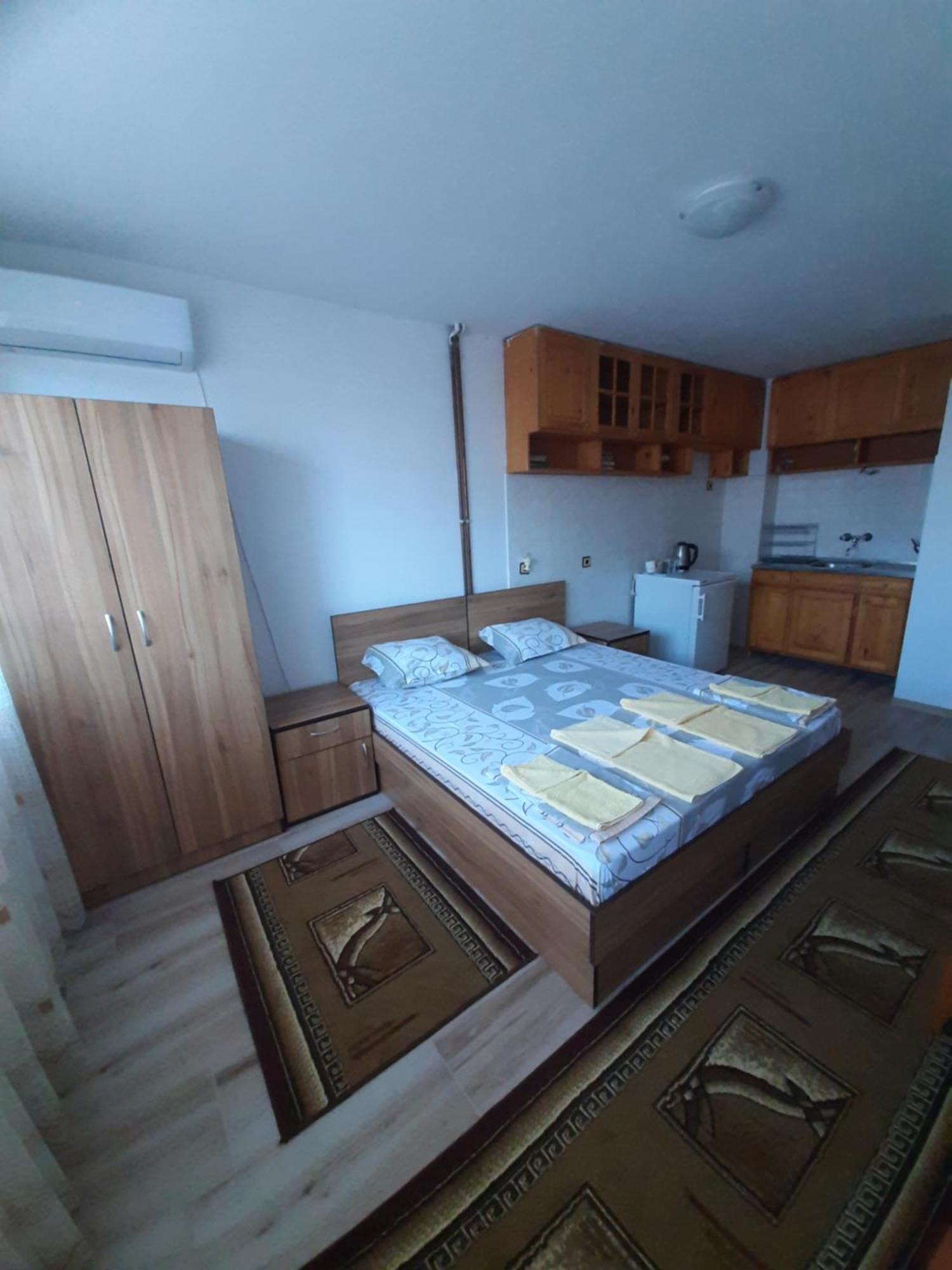 Къща За Гости Петрови Primorsko Room photo